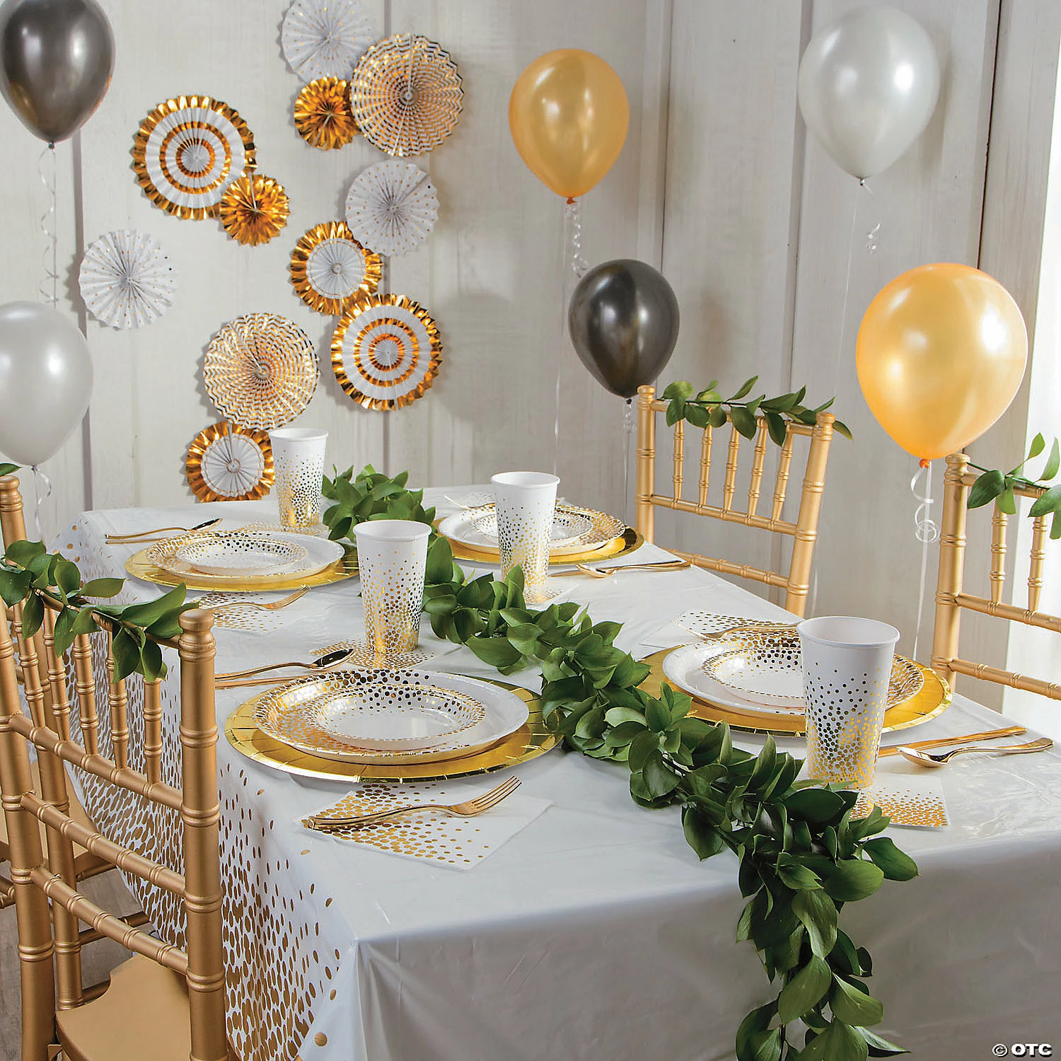 Discount ๐ White with Gold Foil Dots Beverage Napkins - 16 Pc. ๐คฉ 5 Discount ๐ White with Gold Foil Dots Beverage Napkins - 16 Pc. ๐คฉ - Image 3