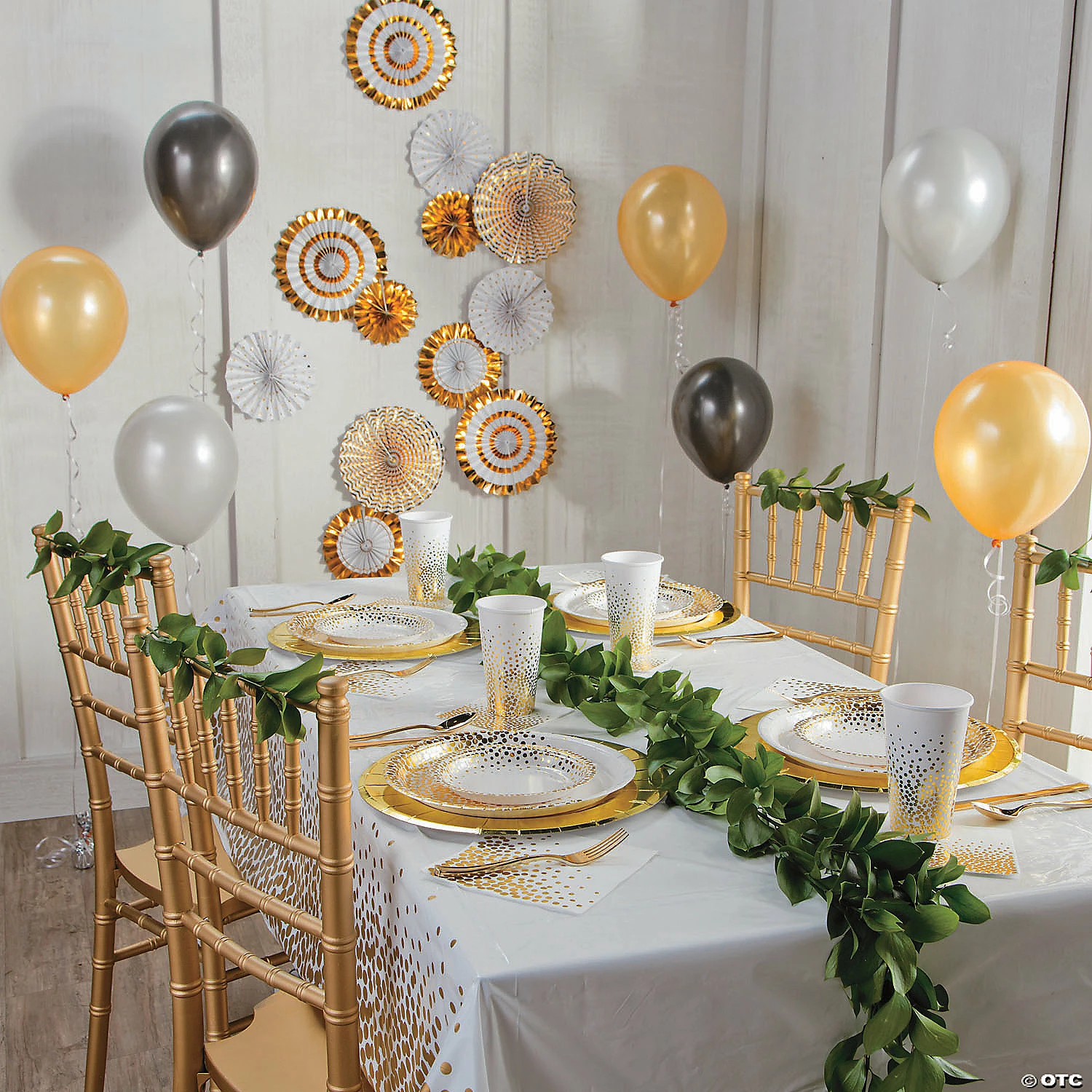 Deals ⭐ White with Gold Foil Dots Paper Dessert Plates - 8 Ct. ✔️ 5 Deals ⭐ White with Gold Foil Dots Paper Dessert Plates - 8 Ct. ✔️ - Image 3